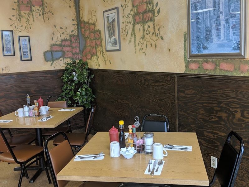 KG's Westside Cafe interior